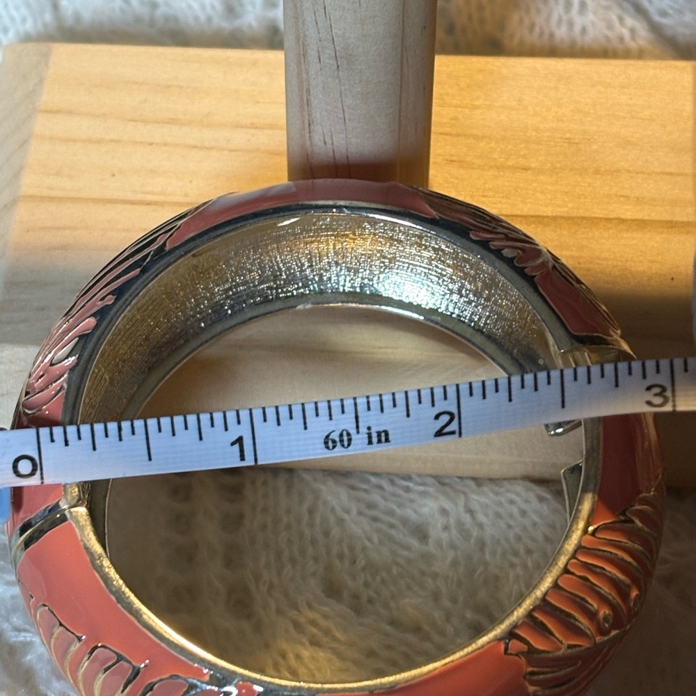 Leaf Hinged Bangle Bracelet - Picture 5 of 5